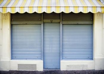 Secondo Confcommercio, in nove anni sono state chiuse quasi 80 mila attività