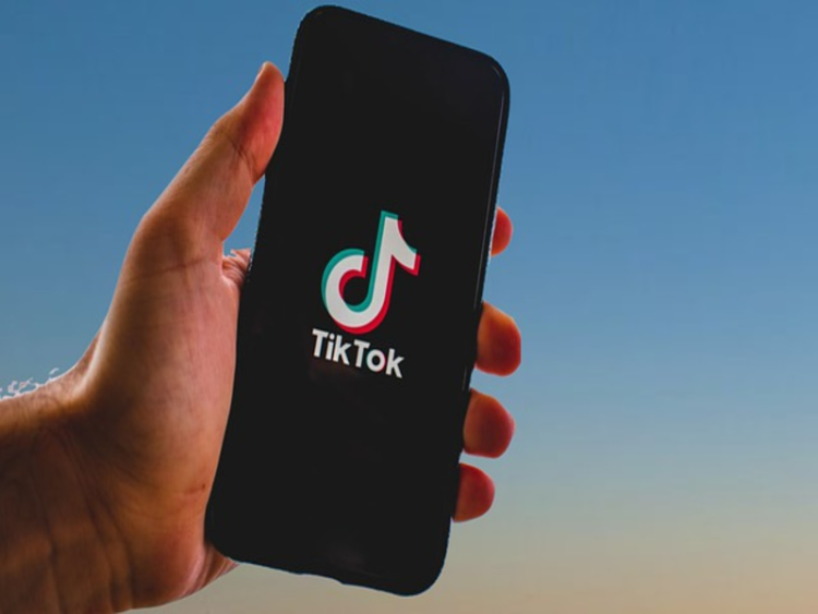 TikTok: la piattaforma social si adegua alle richieste del Garante della Privacy