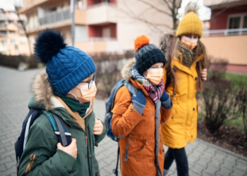 Milano, servizio Pedibus: si va a piedi a scuola per favorire la mobilità sostenibile e la conoscenza del territorio
