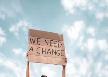 Urgono protocolli per riaprire in sicurezza: le categorie si mobilitano