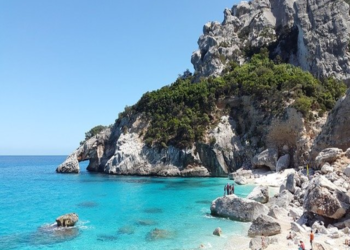 Bandiere Blu 2021: premiate 201 località con 416 spiagge, pronte ad accogliere in sicurezza i turisti italiani e stranieri, nel pieno rispetto delle regole