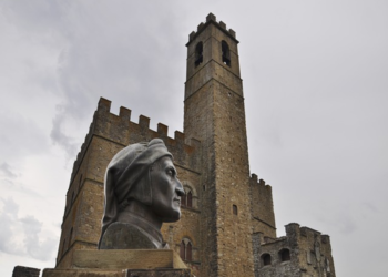 Emilia-Romagna, parte il Treno di Dante: da Firenze a Ravenna lungo la linea faentina, nei borghi che hanno ispirato il Poeta