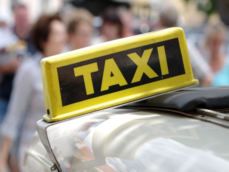 Milano: intesa tra Comune, Prefettura e Sindacati per contrastare il fenomeno dei taxi abusivi