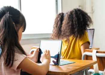 IN ITALIA VA MIGLIORATA L’EDUCAZIONE DIGITALE