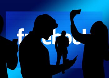 “VISIBILI O SORVEGLIATI? LA VITA NELLA RETE”