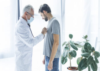 I PAZIENTI ONCOLOGICI SONO PIÙ VULNERABILI ALLE FAKE NEWS SUL COVID