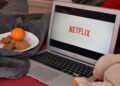 NETFLIX, GLI ACCOUNT CONDIVISI DIVENTANO A PAGAMENTO