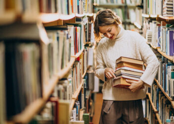 LIBRERIE ONLINE IN CALO, QUELLE FISICHE TORNANO AD ESSERE IL CANALE PRINCIPALE DI VENDITA