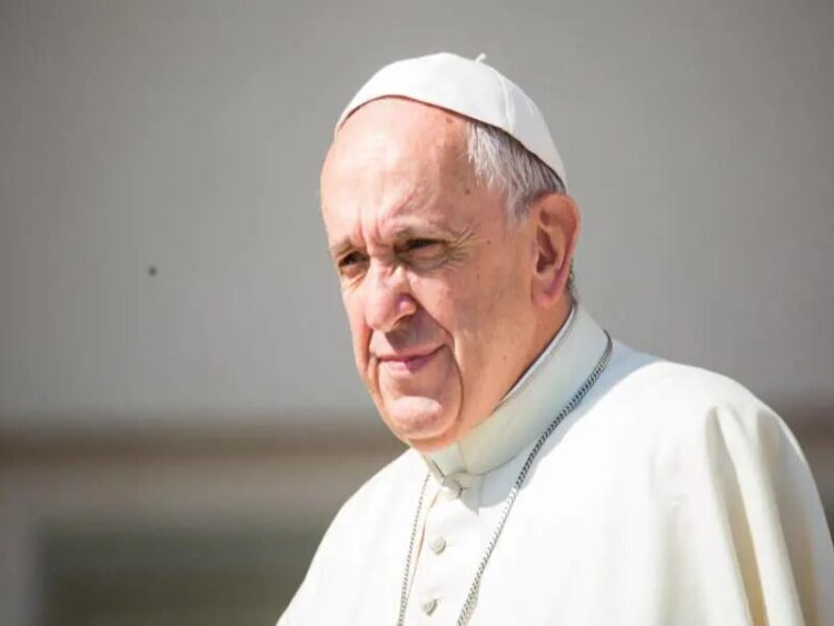 PAPA FRANCESCO: “L’INFORMAZIONE SIA PULITA, ONESTA E COMPLETA”