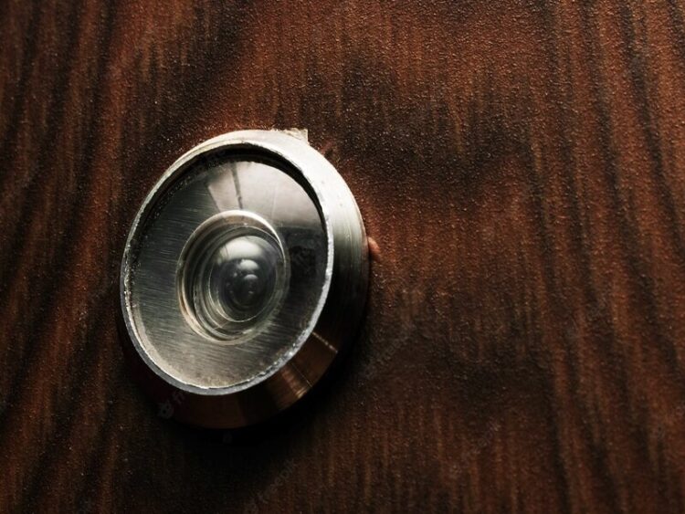 PRIVACY, LIMITI PER IL CORRETTO UTILIZZO DELLO SPIONCINO ELETTRONICO