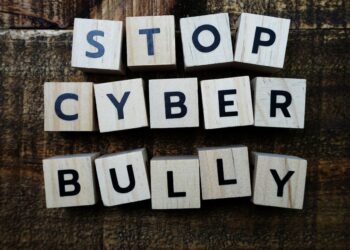 COME AFFRONTARE IL BULLISMO