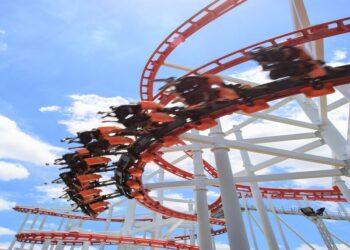 LE MONTAGNE RUSSE INGANNANO IPHONE 14