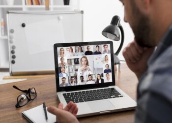 I DIPENDENTI POSSONO RIFIUTARSI DI TENERE SEMPRE ACCESA LA WEBCAM