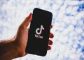 TIK TOK: IN ARRIVO NUOVE NORME PER LE DIRETTE STREAMING