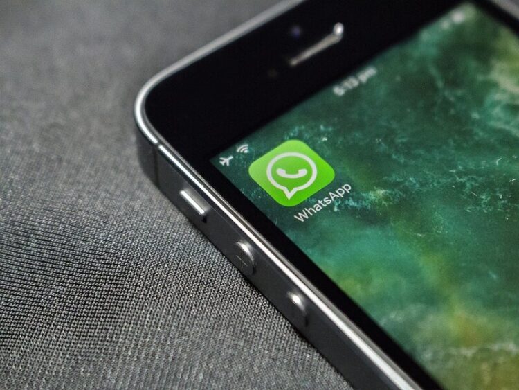 ALLERTA WHATSAPP, FALSE APP ANDROID RUBANO LE IDENTITA’ IN CHAT