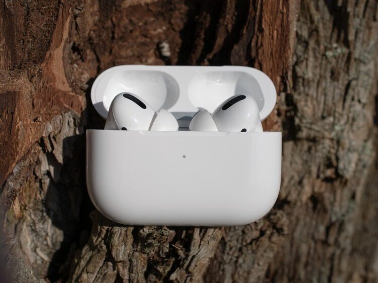APPLE, GLI AIRPODS POTREBBERO SOSTITUIRE GLI APPARECCHI ACUSTICI?