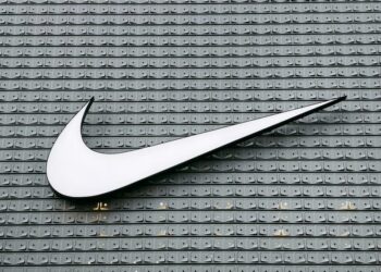 NIKE LANCIA SWOOSH, LA PIATTAFORMA PER GLI NFT