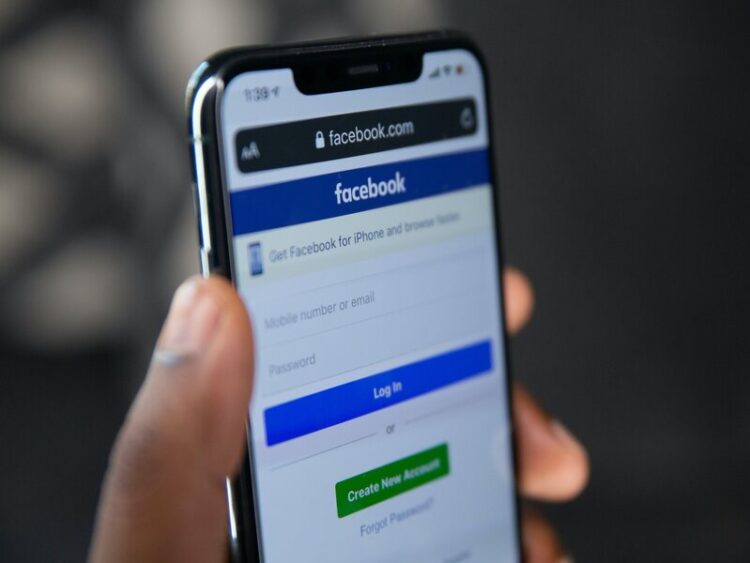 RISARCIMENTO DANNI PER RIMOZIONE ACCOUNT FACEBOOK