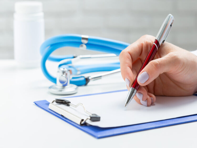 GOOGLE LENS PER TRADURRE LE CALLIGRAFIE INCOMPRENSIBILI DEI MEDICI