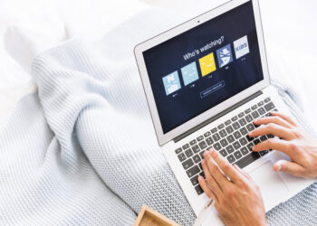 CONDIVISIONE ACCOUNT NETFLIX: COSA CAMBIA DA MARZO 2023