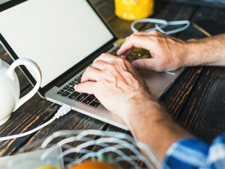 TECNICI INFORMATICI VIOLANO LA PRIVACY DEI CLIENTI