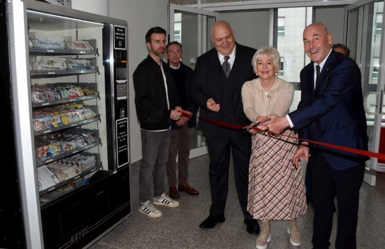 A FERRARA NASCE IL PRIMO DISTRIBUTORE AUTOMATICO DI GIORNALI