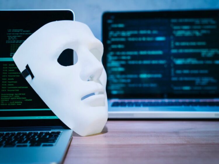 ACCOUNT FAKE SI FINGONO PAGINE UFFICIALI