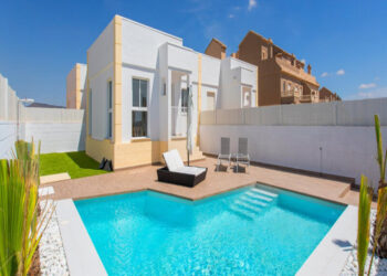 LE TRUFFE DELLE VACANZE ESTIVE: ATTENZIONE AGLI ANNUNCI ONLINE