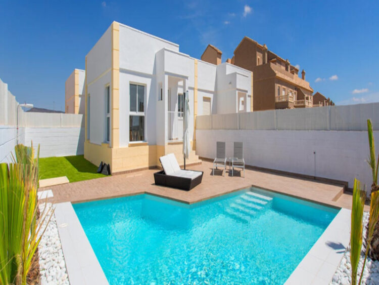 LE TRUFFE DELLE VACANZE ESTIVE: ATTENZIONE AGLI ANNUNCI ONLINE