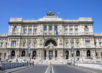 LA PUBBLICAZIONE DI UN DOCUMENTO CON DATI PERSONALI DEI PROPRI DIPENDENTI COMPORTA IL RISARCIMENTO DEI DANNI