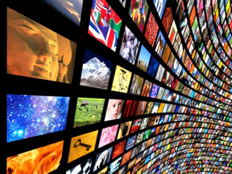 RIVOLUZIONE TECNOLOGICA: COME L’INNOVAZIONE STA TRASFORMANDO IL LAVORO E LA SOCIETA’