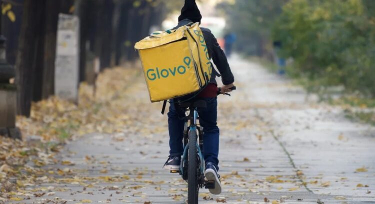 GLOVO MONITORA L’ATTIVITÀ DEI RIDER AL DI FUORI DELL’ORARIO LAVORATIVO
