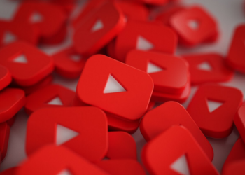 YOUTUBE DICE BASTA AI VIDEO DEEPFAKE CREATI DALL’INTELLIGENZA ARTIFICIALE