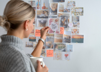 LA VITA RIASSUNTA IN UNA FOTO GENERATA DALL’INTELLIGENZA ARTIFICIALE