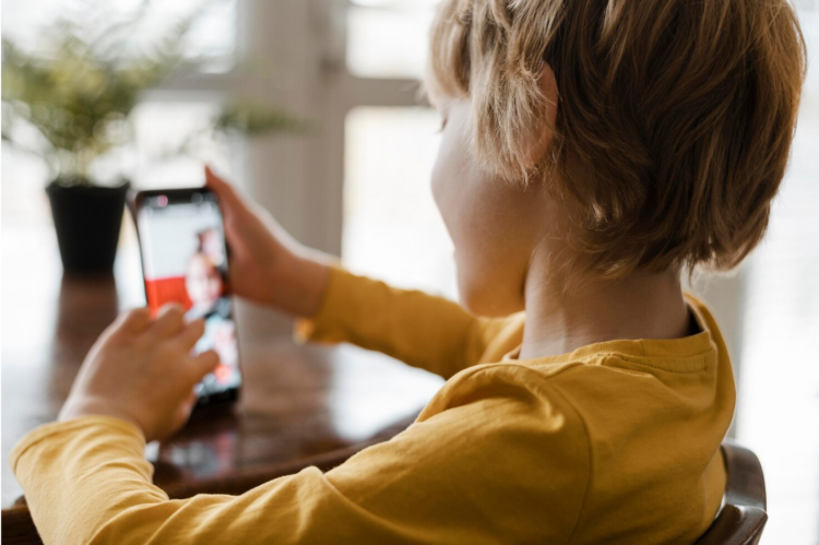 TIKTOK FINISCE NEL MIRINO DELLA COMMISSIONE EUROPEA PER SOSPETTE VIOLAZIONI DELLA TUTELA DEI MINORI