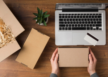 CON L’AI GENERATIVA AMAZON RIVOLUZIONA LA CREAZIONE DELLE PAGINE PRODOTTO