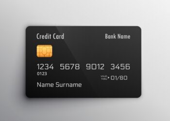 LA POLIZIA GIAPPONESE USA CARTE DI PAGAMENTO FALSE PER PROTEGGERE GLI ANZIANI DALLE CYBERTRUFFE