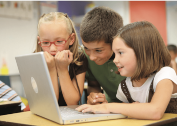 L’INTELLIGENZA ARTIFICIALE E LA PROTEZIONE DEI MINORI ONLINE: OPPORTUNITÀ E SFIDE PER UN AMBIENTE DIGITALE SICURO