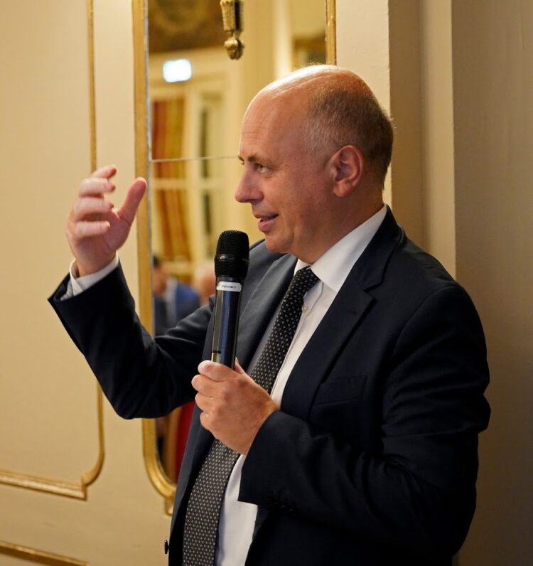 ILLUMINARE L’IGNOTO. L’INTELLIGENZA ARTIFICIALE FRA ETICA E TECNOLOGIA