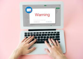 SEGNALATORI SUL WEB PER DENUNCIARE E FAR RIMUOVERE CONTENUTI