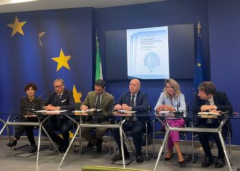 IL FUTURO DELL’EUROPA PASSA PER L’INTELLIGENZA ARTIFICIALE: INNOVAZIONE, RISCHI E NORMATIVE