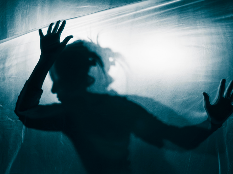 L’INTELLIGENZA ARTIFICIALE PUÒ PORTARE L’UOMO A COMMETTERE ATTI ESTREMI?