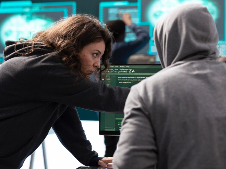 “SHADOW AI” IN AZIENDA: RISCHI PER LA SICUREZZA E SFIDE CULTURALI