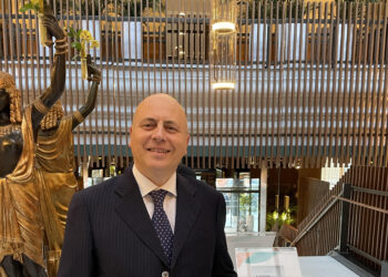 UN NATALE SERENO E UN 2025 DA VIVERE CON SLANCIO!