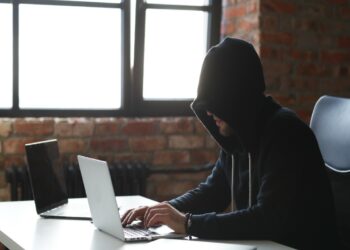 L’ESTENSIONE A PAGAMENTO DI CHROME VIOLA LA PRIVACY DEGLI UTENTI