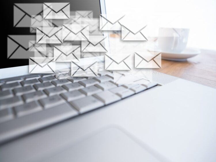 VIETATI I CONTROLLI ALLE EMAIL AZIENDALI DEL DIPENDENTE