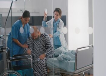 FOTO DI ALCUNI PAZIENTI: DIVERSI MEDICI LE FANNO SENZA PERMESSO, COMPROMETTENDONE LA PRIVACY