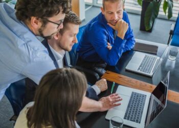 L’IMPORTANZA DELLA FORMAZIONE DEI DOCENTI IN TEMA DI IA