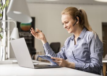 SKYPE VA OFFLINE PER SEMPRE, ECCO COME NON PERDERE 20 ANNI DI CONVERSAZIONI