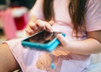 GOOGLE REGOLAMENTA GEMINI PER IL SUO UTILIZZO DA PARTE DEI MINORI DI 13 ANNI